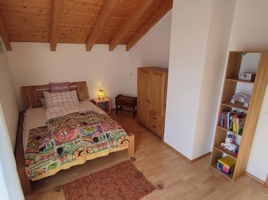 Judith'S Homestay Oneboredbar Regen Kültér fotó