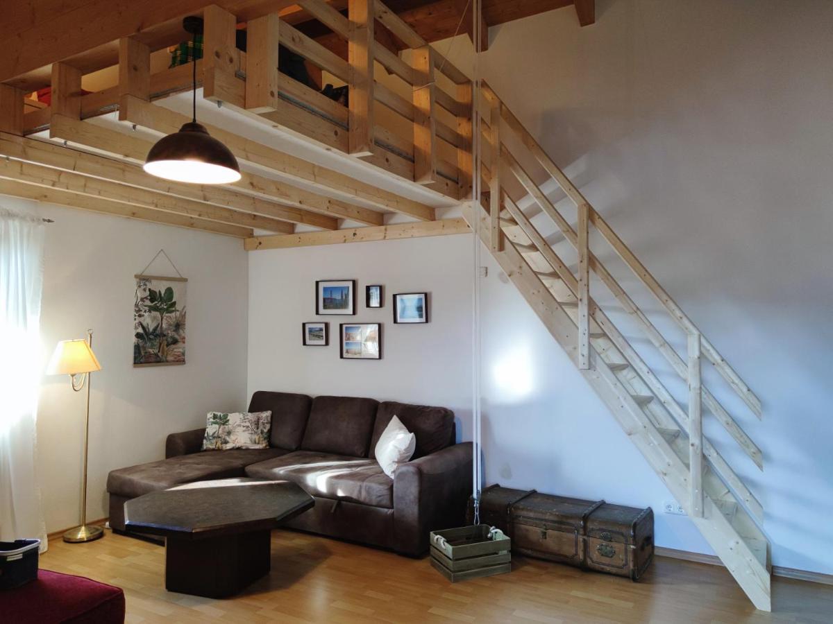 Judith'S Homestay Oneboredbar Regen Kültér fotó